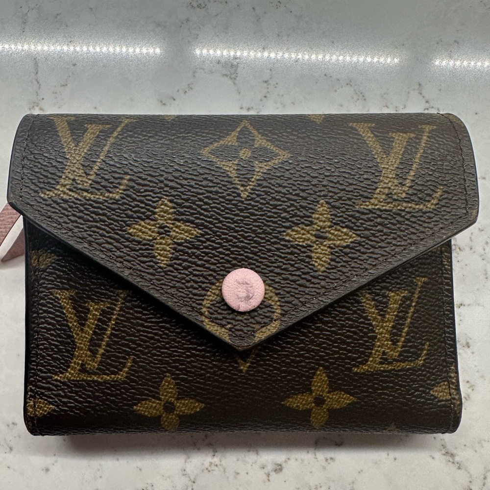 LV Wallet